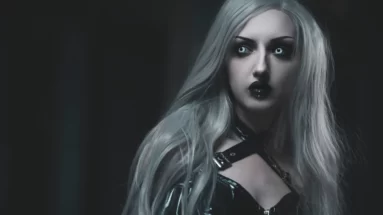 How to Do Gothic Makeup