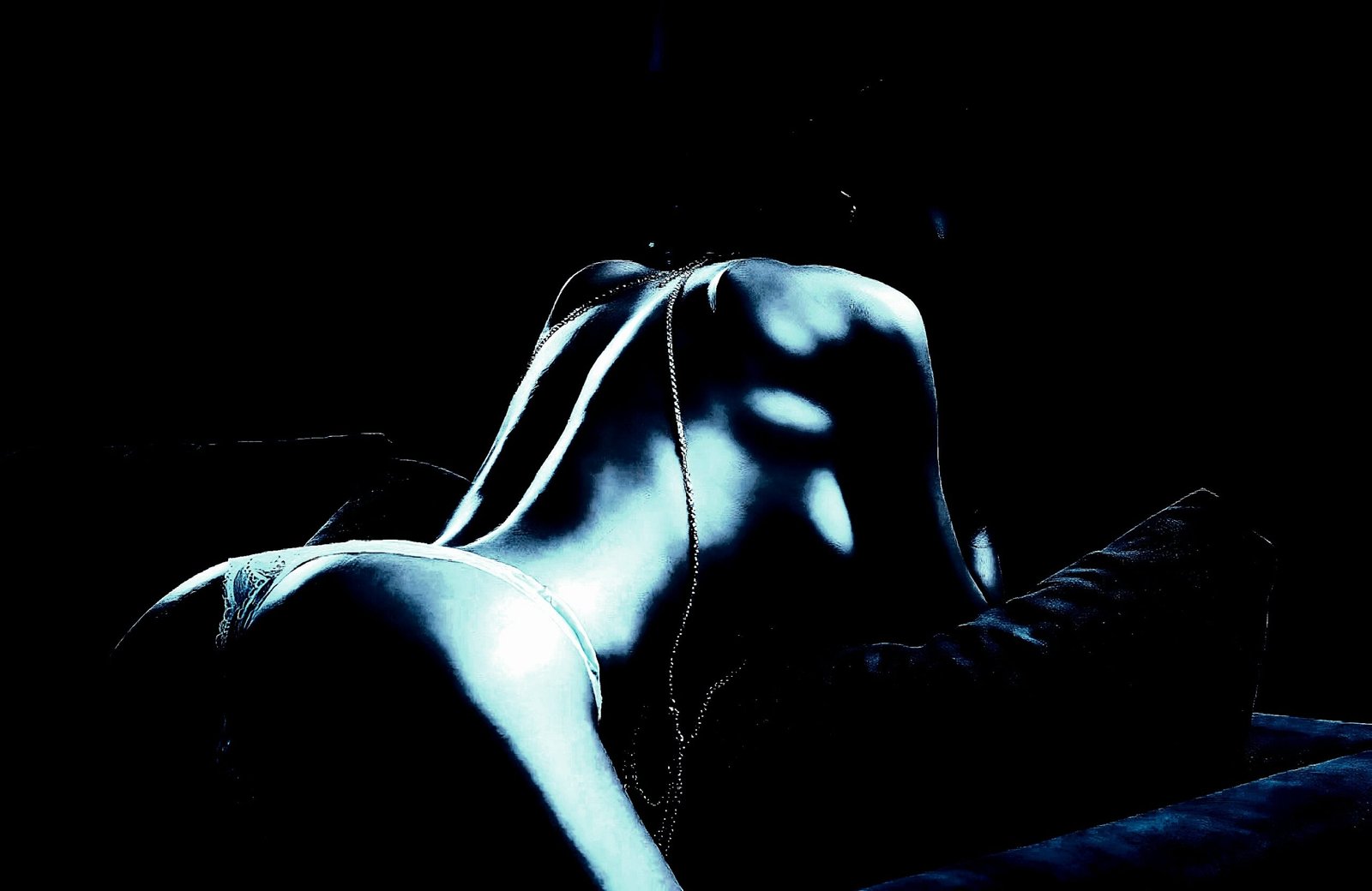 Fluid Bonding in BDSM: The Intersection of Body Fluids and BDSM