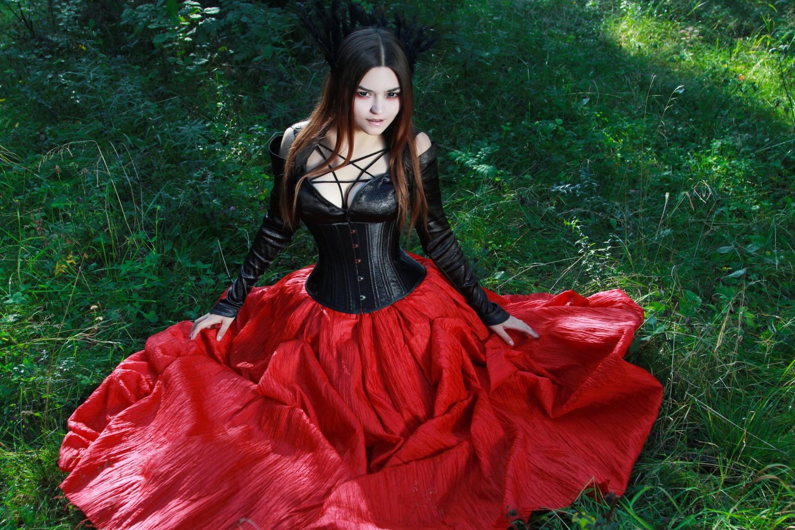 Gothic Vampire Corset – Why This Deadly Classic Still Owns the Night